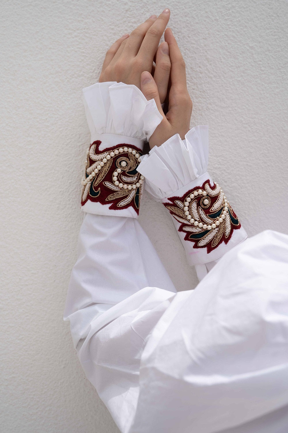 HANDS-UP White/Maroon Cuffs