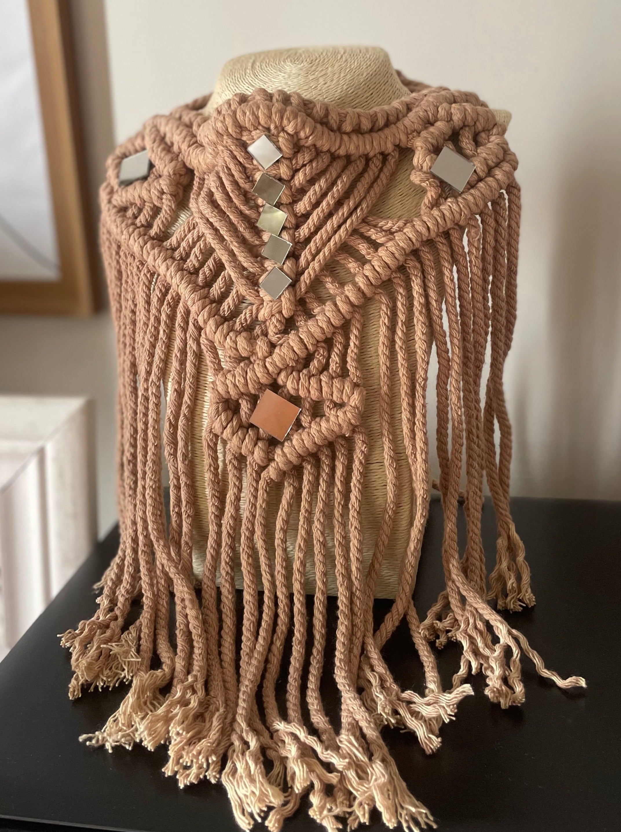 LATTE Macrame Neckpiece